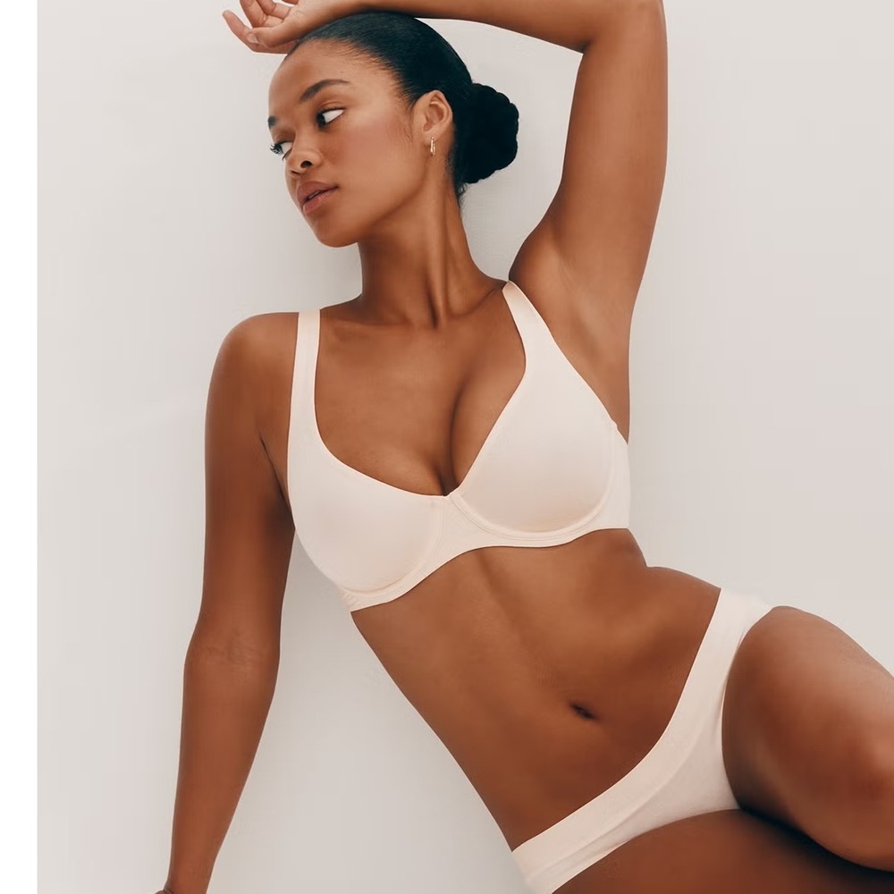 Everyday Light Support Underwire Bra and Bikini Brief Set - Cream